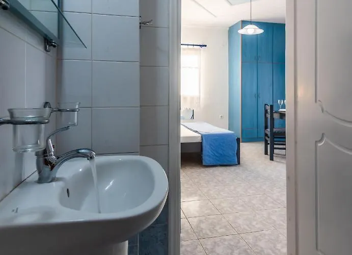 Kleo΄s Daire Adamantas (Milos)