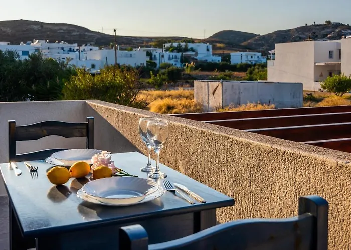 Kleo΄s Daire Adamantas (Milos)